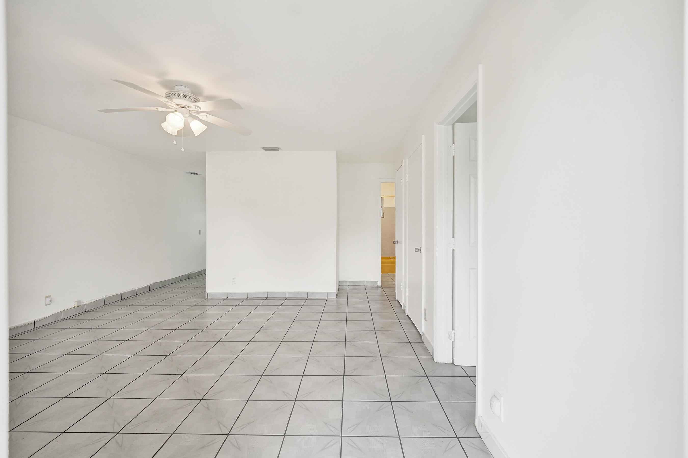 5830 Garfield Street Hollywood, FL 33021 - Photo 32 of 54 Unit 2 - Tile