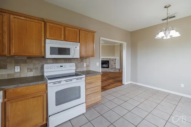 $2,300 | 210 Cotton Candy Road, Abilene, TX 79602