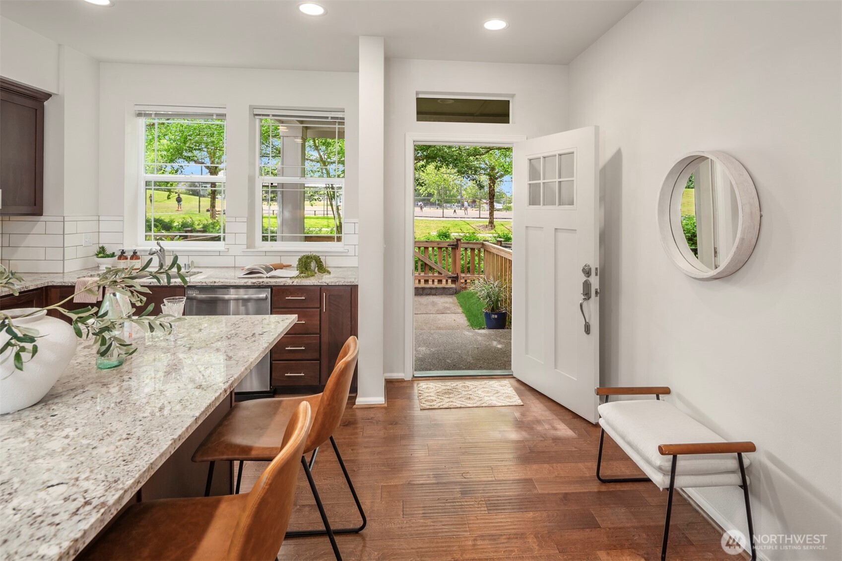 6942 31st Avenue Southwest Seattle, WA 98126 - Photo 3 of 32