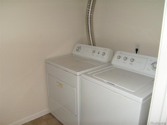 1108 Rial Lake Drive Howell, MI 48843 - Photo 2 of 19 1108 UTILITY RM.JPG