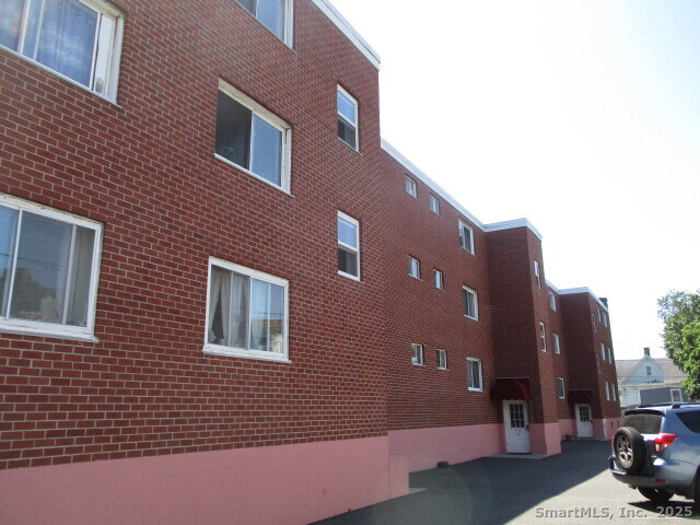 4 Van Zant Street, Unit A2 Norwalk, CT 06855 - Photo 6 of 14