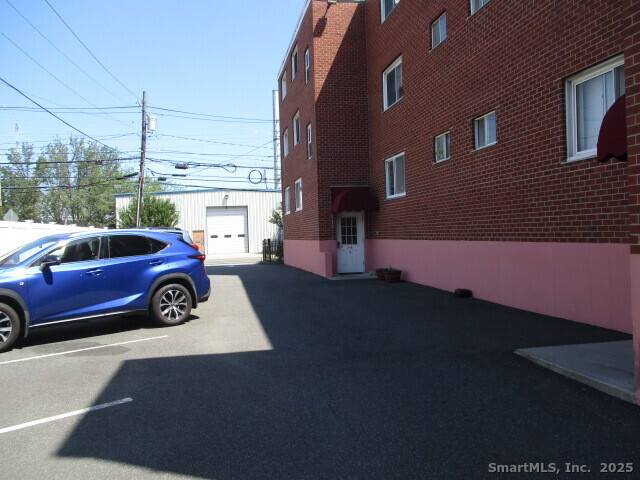 4 Van Zant Street, Unit A2 Norwalk, CT 06855 - Photo 9 of 14