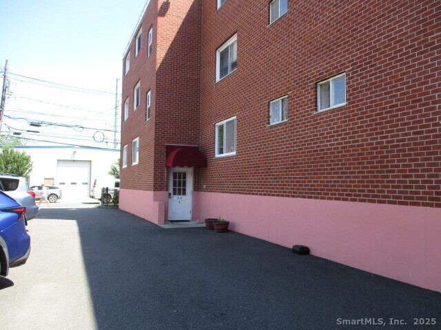 4 Van Zant Street, Unit A2 Norwalk, CT 06855 - Photo 10 of 14