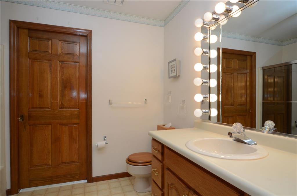 5007 Julia Lane McKees Rocks, PA 15136 - Photo 17 of 25
