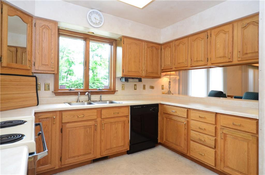 5007 Julia Lane McKees Rocks, PA 15136 - Photo 8 of 25