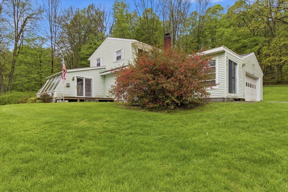 166 Cardinal Lane Bennington, VT 05201 - Photo 4 of 48