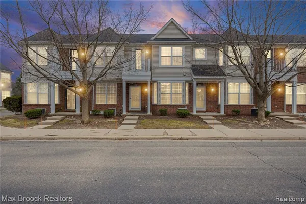 $1,900 | 3848 Cherry Creek Lane, Sterling Heights, MI 48314