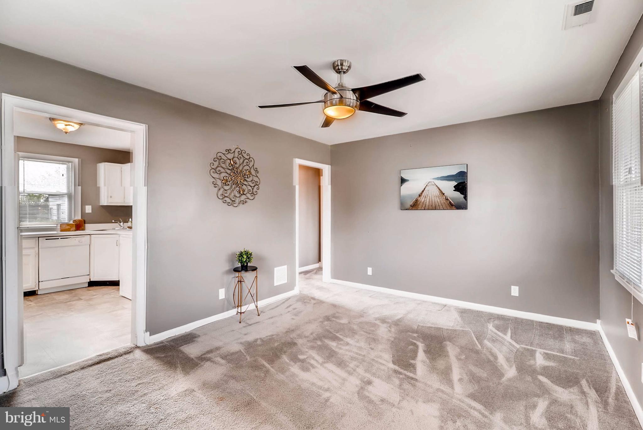 1850 Marshall Road Baltimore, MD 21222 - Photo 2 of 10 Living Room