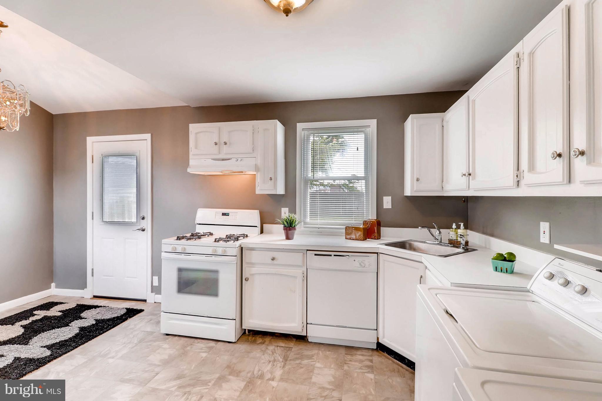 1850 Marshall Road Baltimore, MD 21222 - Photo 4 of 10 Kitchen/Dining combo