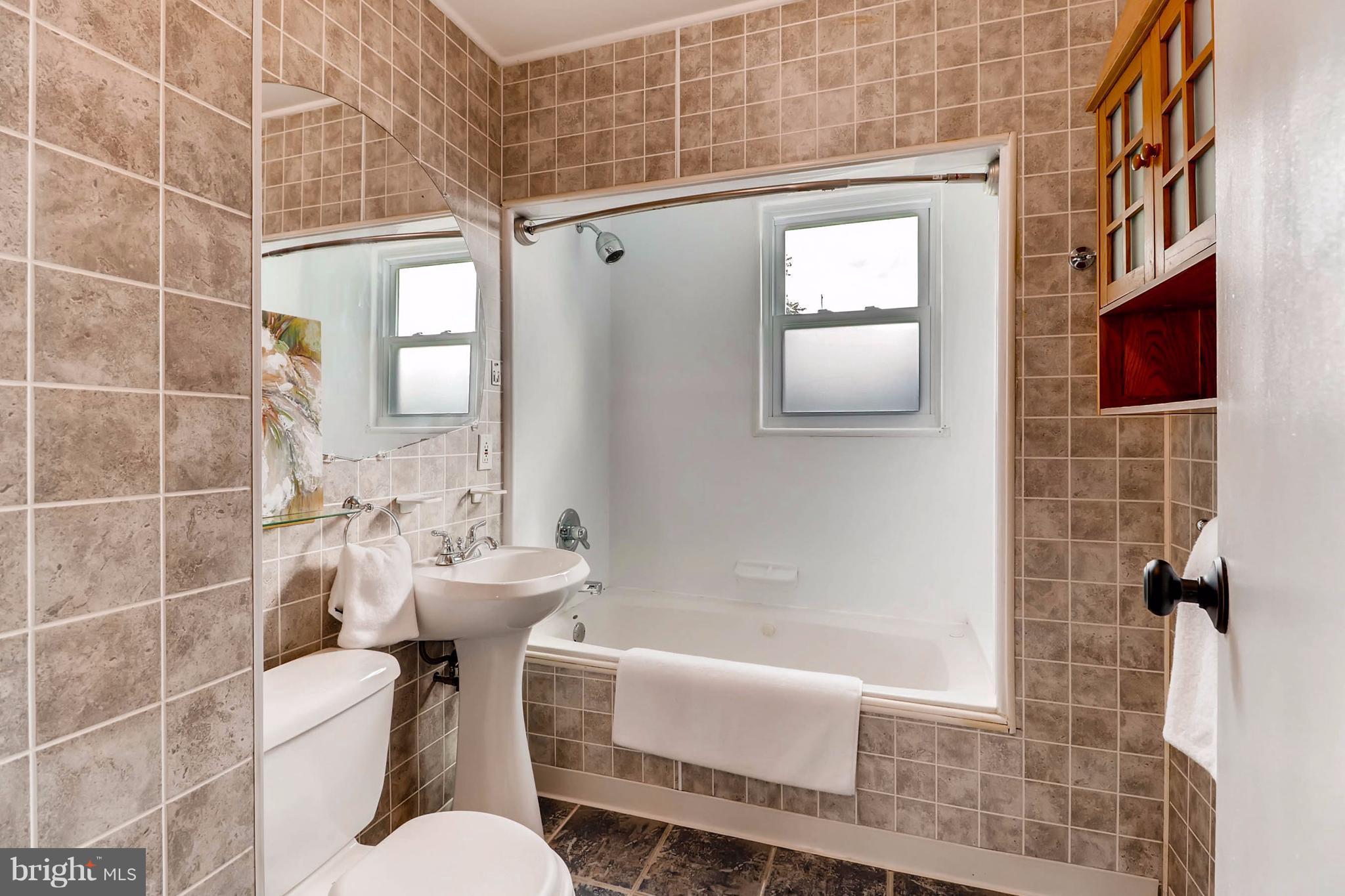 1850 Marshall Road Baltimore, MD 21222 - Photo 7 of 10 Bath