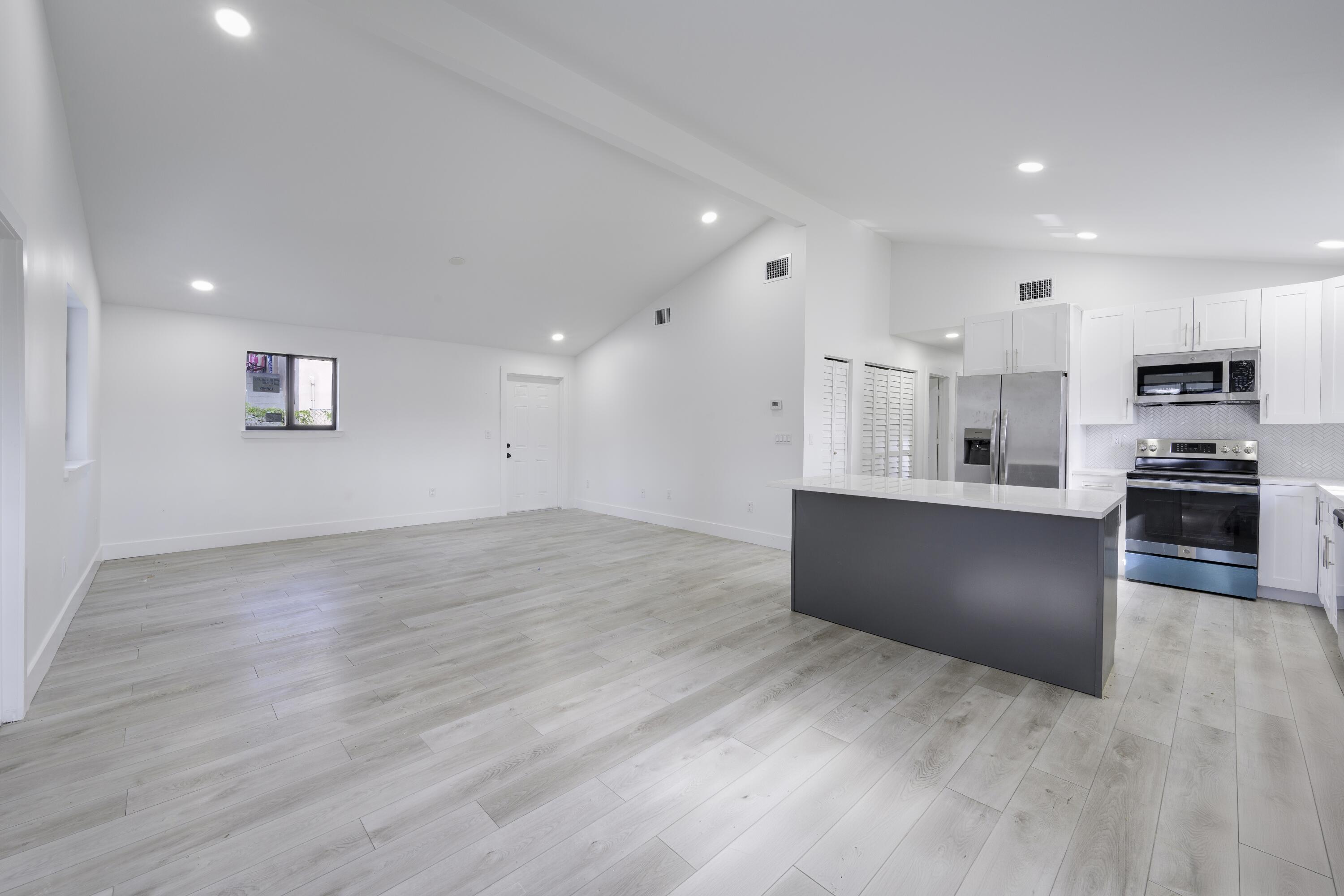 1510 West 20th Street Riviera Beach, FL 33404 - Photo 2 of 14 1510 W 20th St Riviera Beach-print-005-0