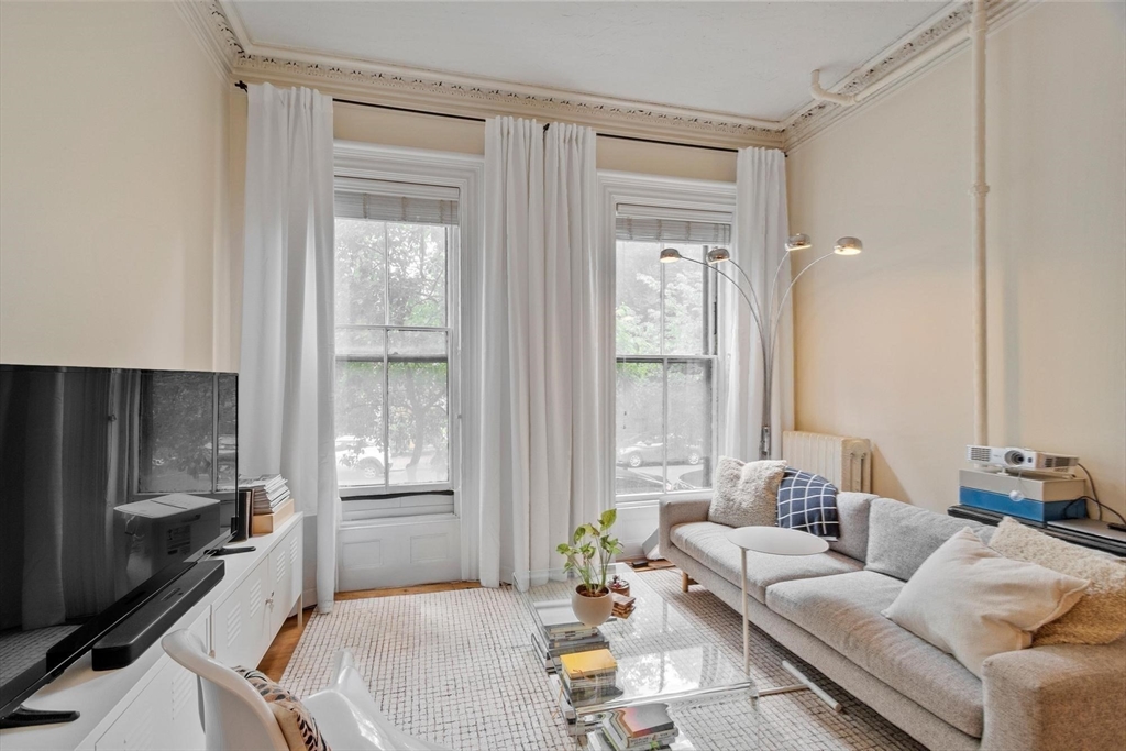 73 Rutland Street, Unit 2 Boston, MA 02118 - Photo 3 of 17
