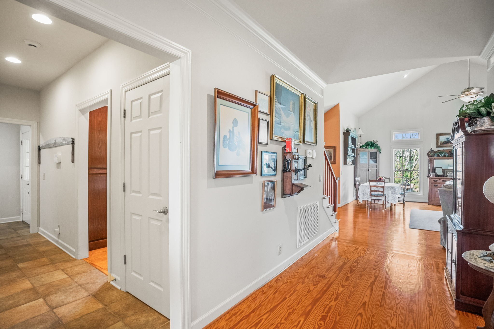 4313 South Garrett Road Springfield, TN 37172 - Photo 11 of 69 a view of a living room