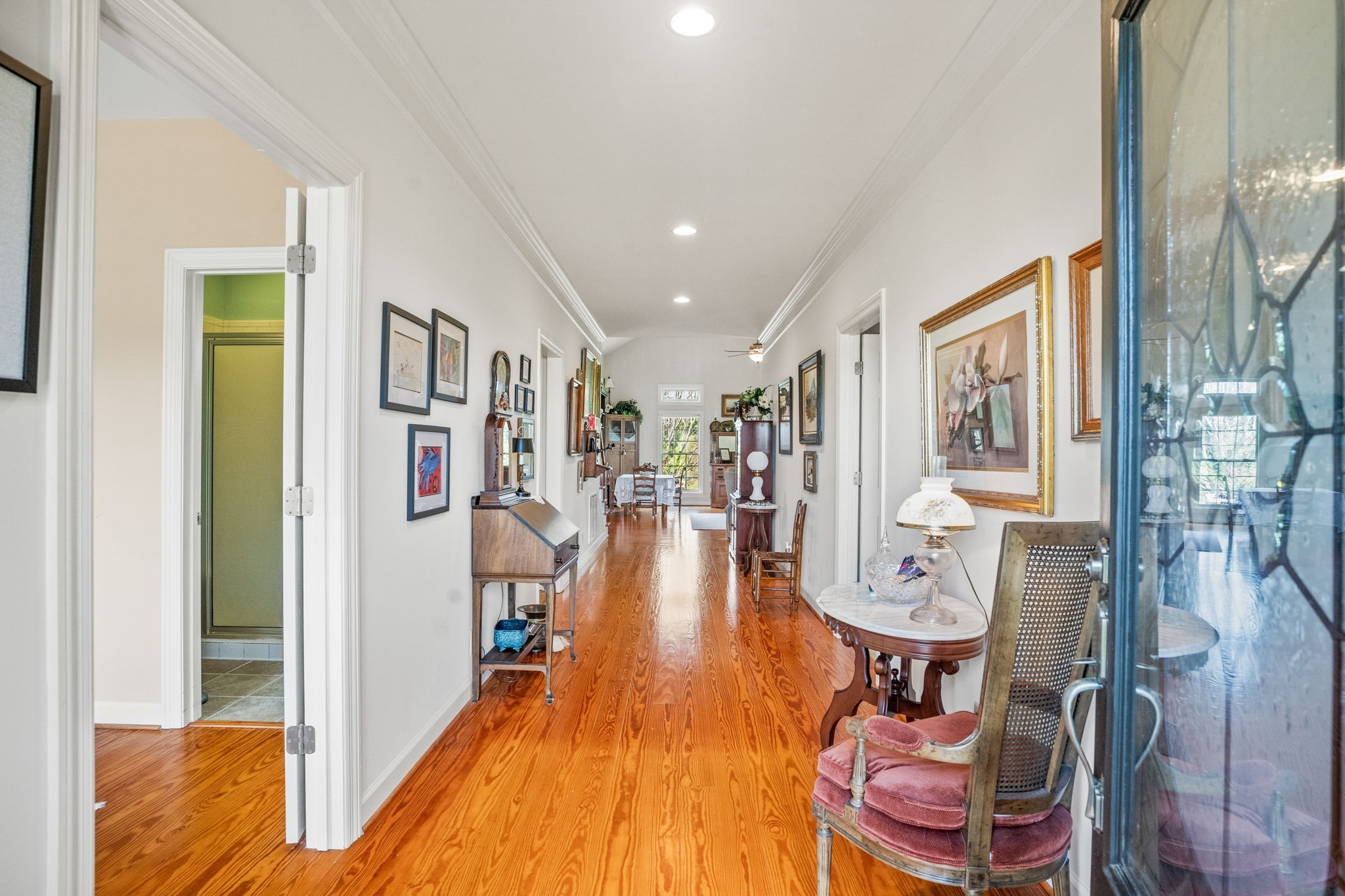 4313 South Garrett Road Springfield, TN 37172 - Photo 4 of 69 a very nice looking room with many windows and furniture