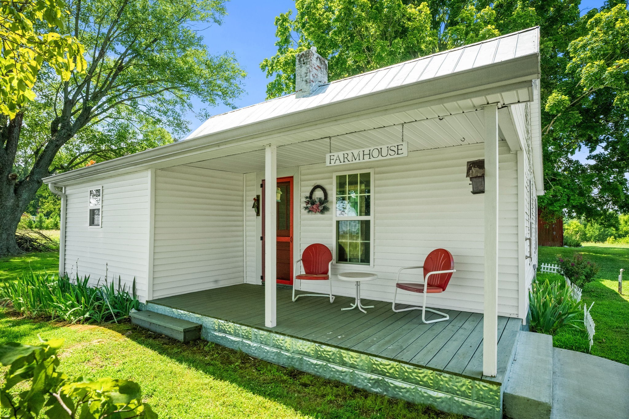 4313 South Garrett Road Springfield, TN 37172 - Photo 53 of 69 a backyard of a house with seating space