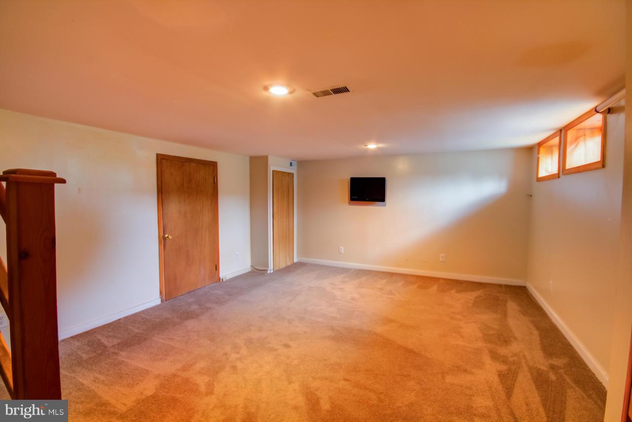 1546 Northbourne Road Baltimore, MD 21239 - Photo 16 of 18 a view of an empty room