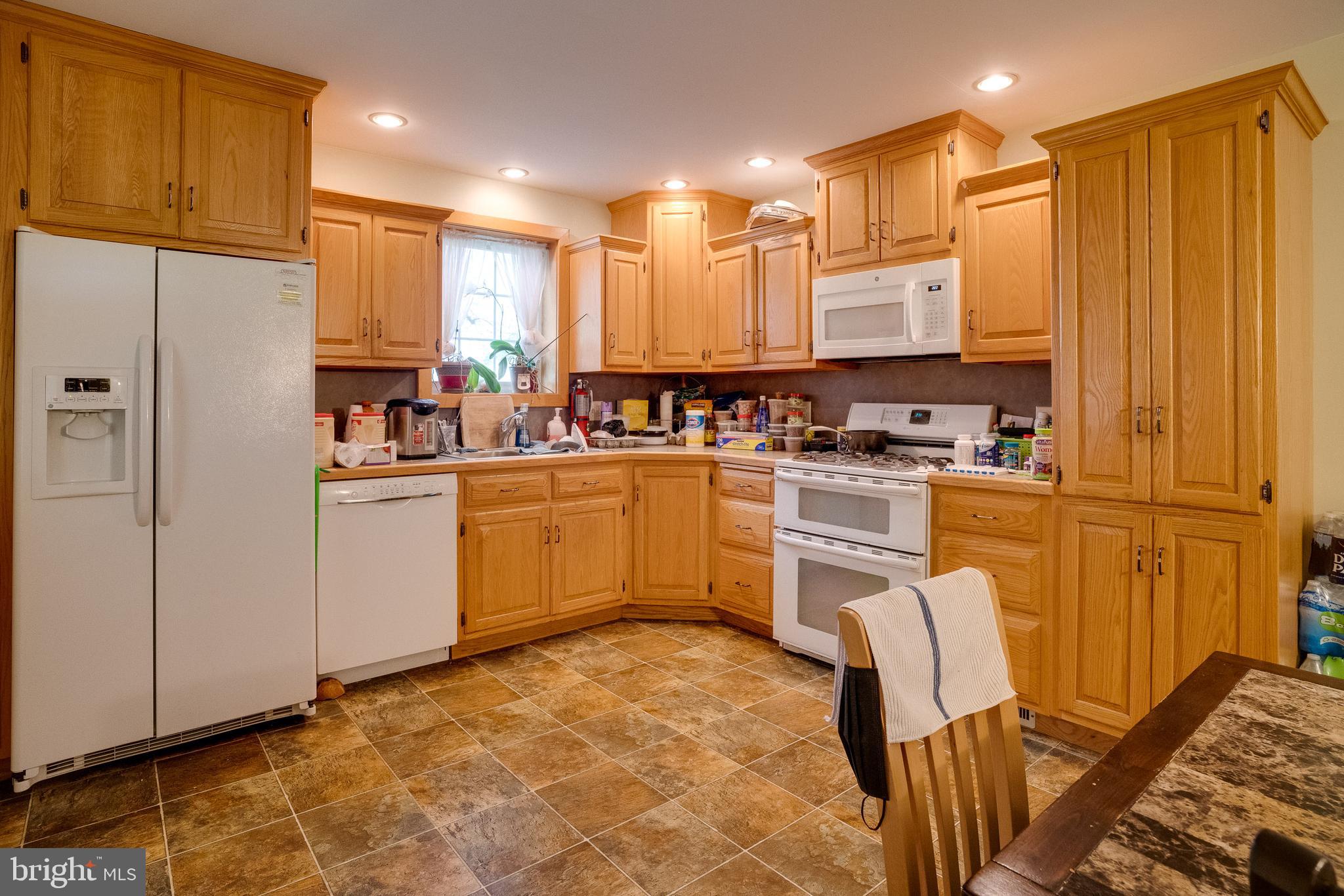 2038 Hemlock Road Lancaster, PA 17603 - Photo 3 of 33 Gallery Image 3