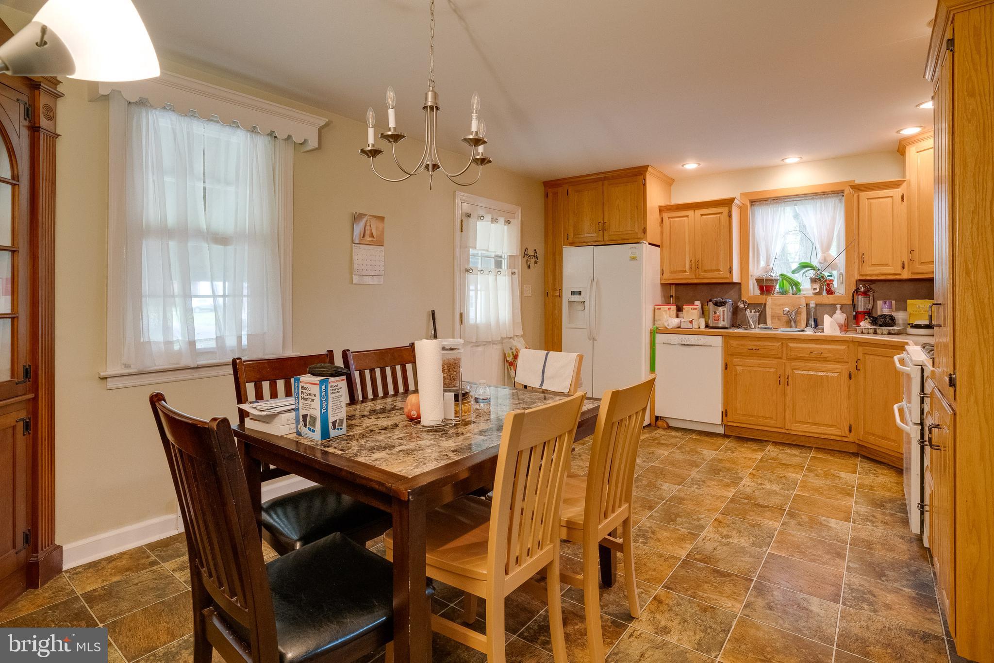 2038 Hemlock Road Lancaster, PA 17603 - Photo 4 of 33 Gallery Image 4