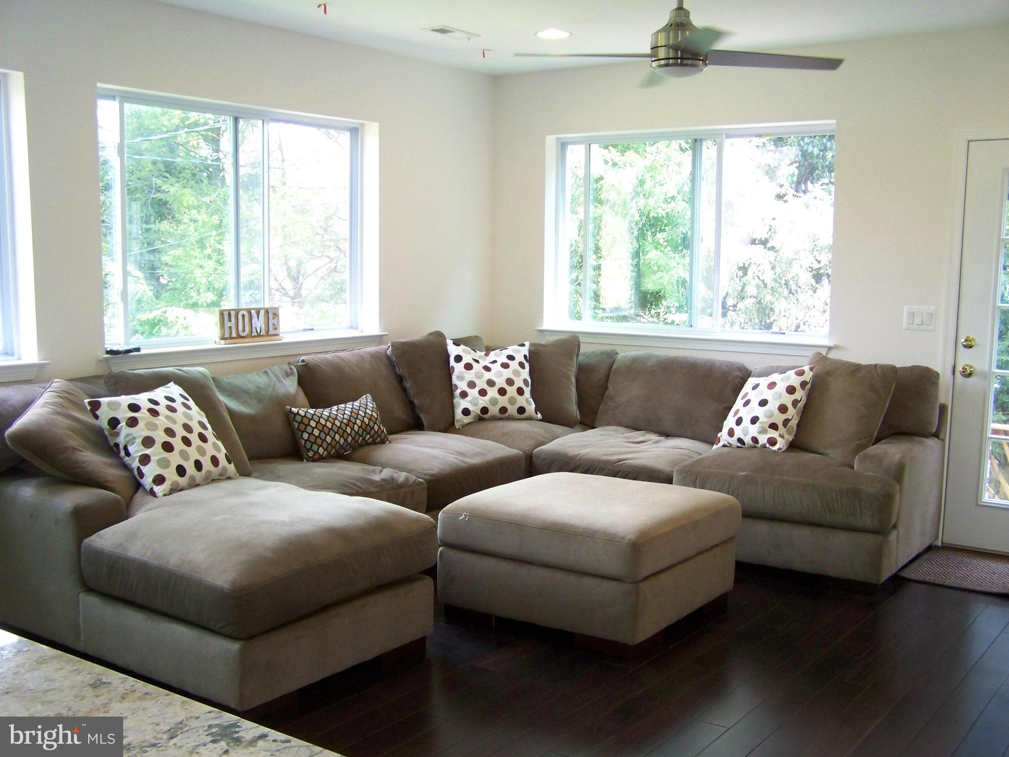 506 Wilton Road Towson, MD 21286 - Photo 8 of 30 Family Room