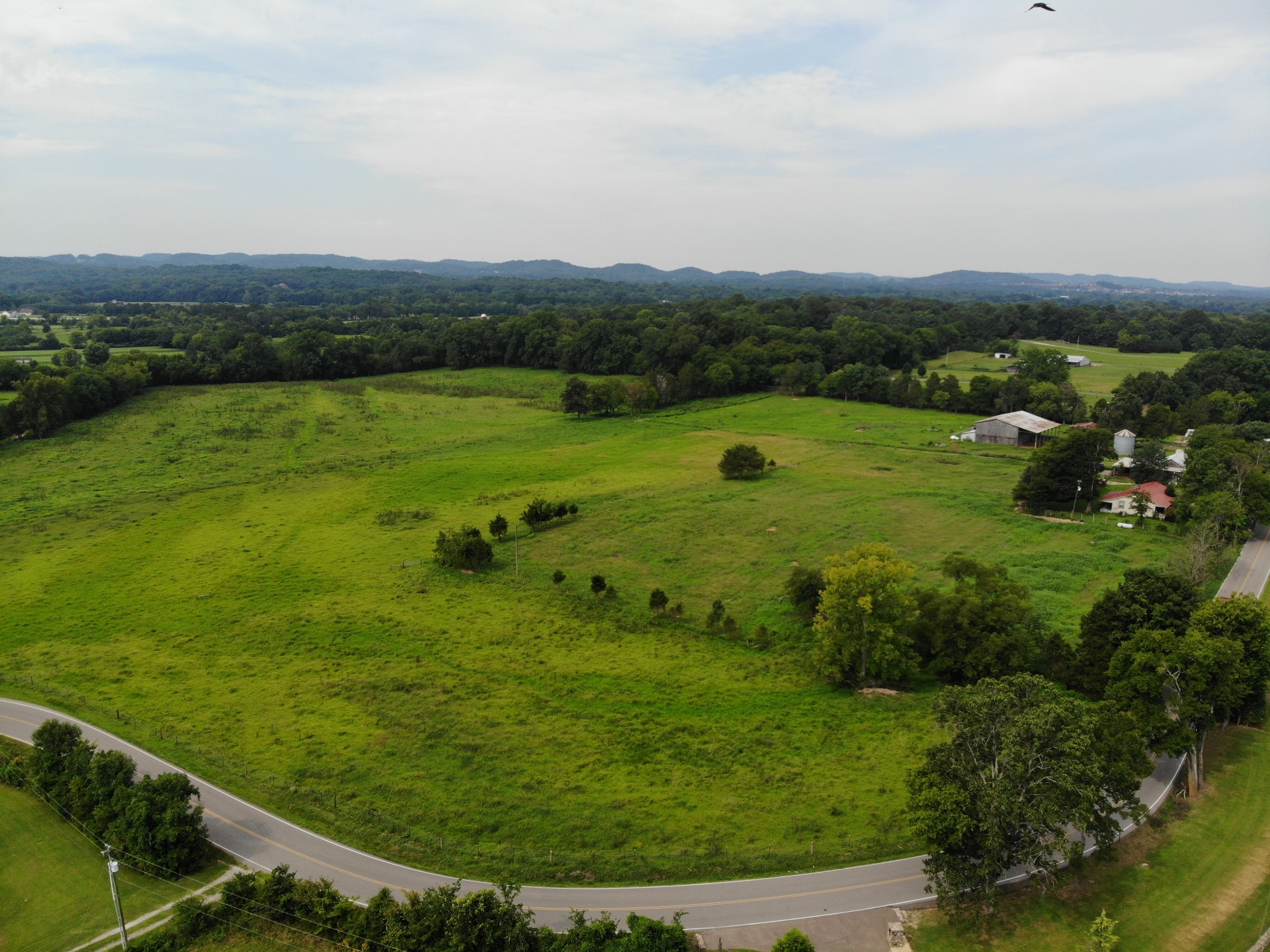 3 North Chapel Road Franklin, TN 37067 - Photo 12 of 19 a view of a lake with a city