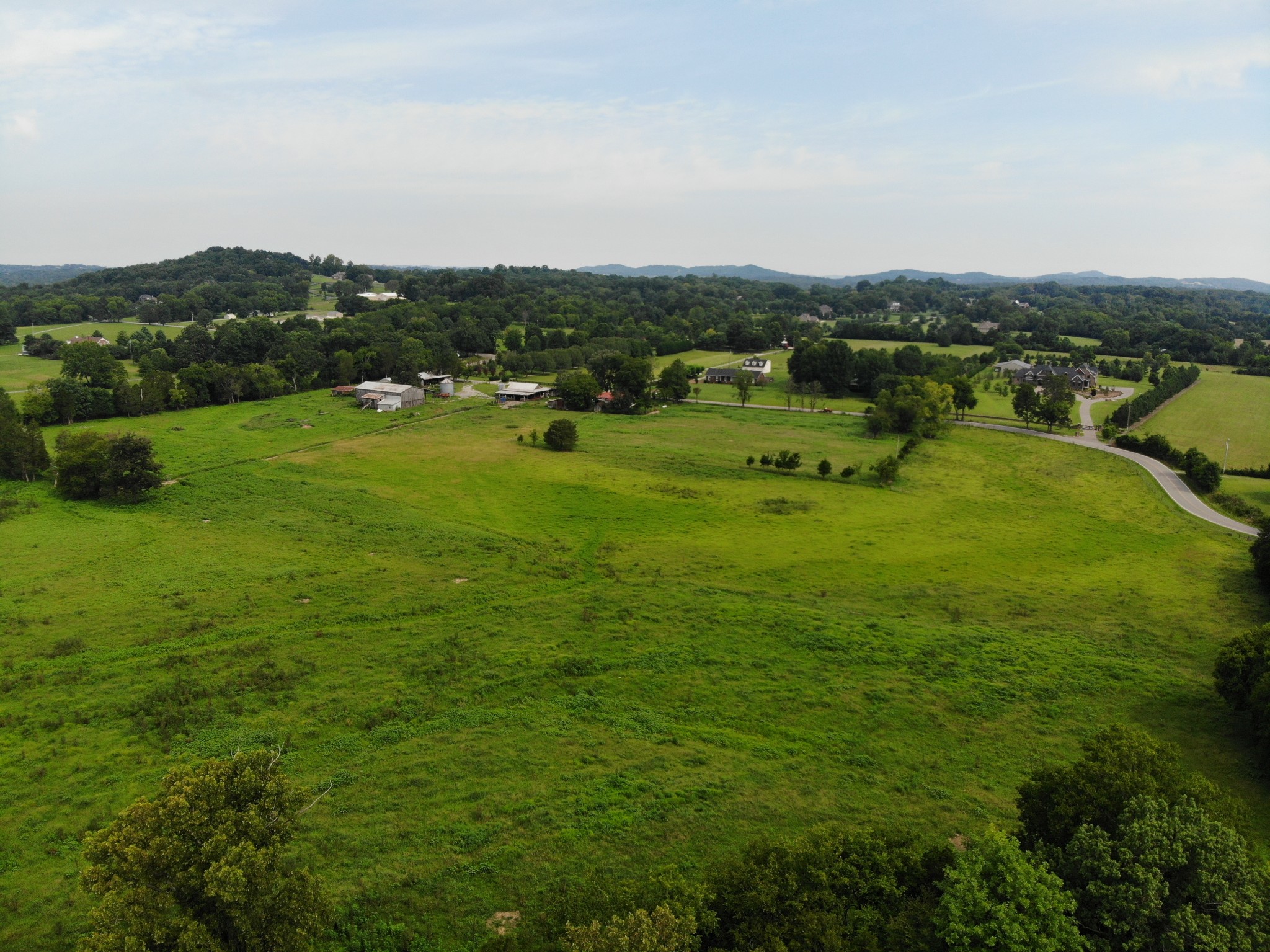 3 North Chapel Road Franklin, TN 37067 - Photo 3 of 19 a view of a city