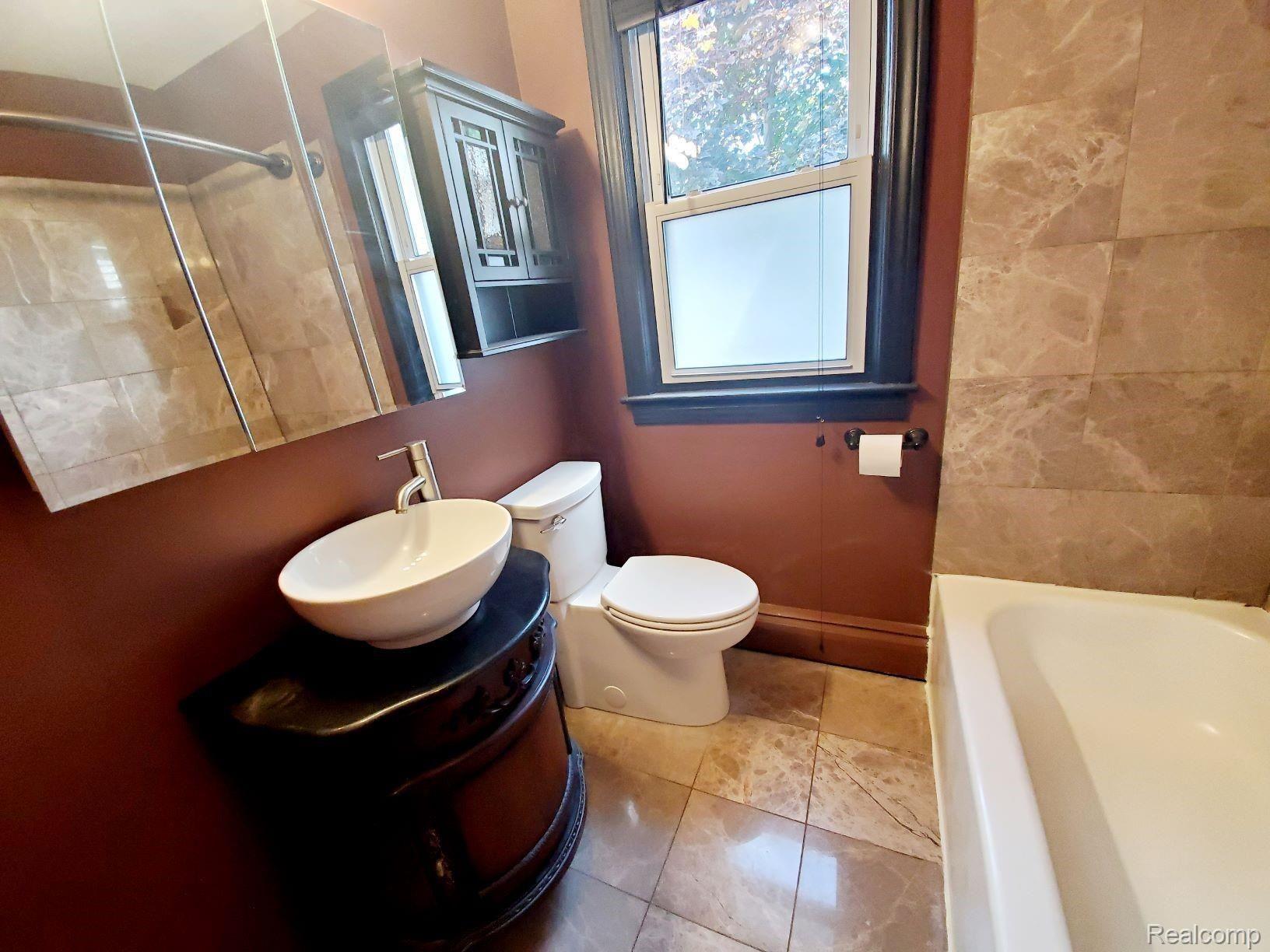 24485 West Road Flat Rock, MI 48134 - Photo 8 of 21 8.jpg