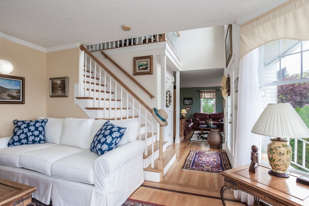 27 Sheppard Road Bourne, MA 02562 - Photo 4 of 30