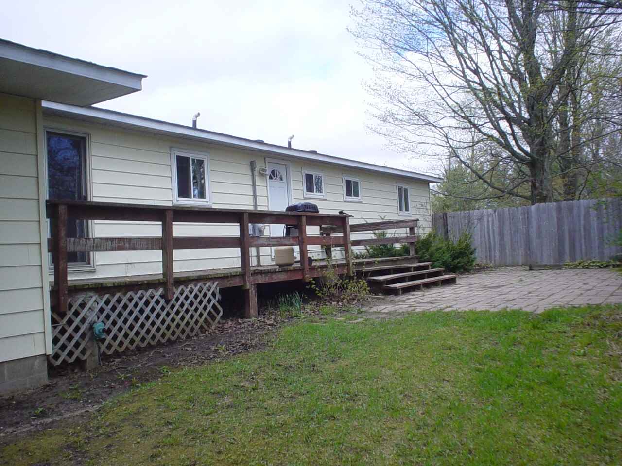 3585 Stillwagon Road West Branch, MI 48661 - Photo 2 of 24 1846577-1.JPG