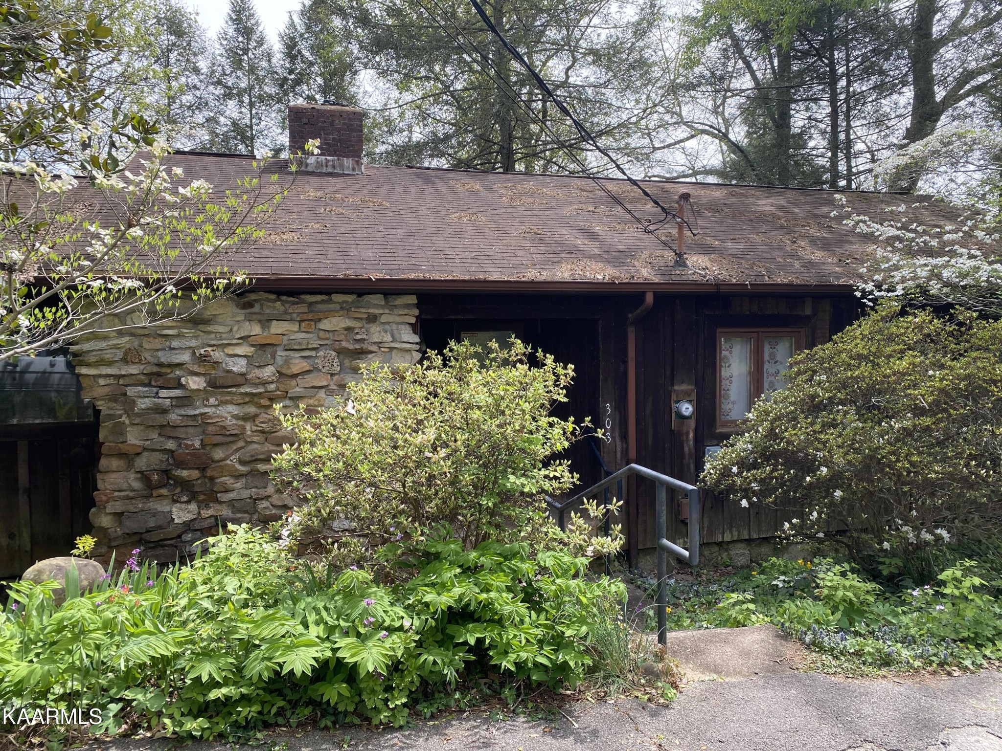 303 West Fernhill Road Oak Ridge, TN 37830 - Photo 1 of 26