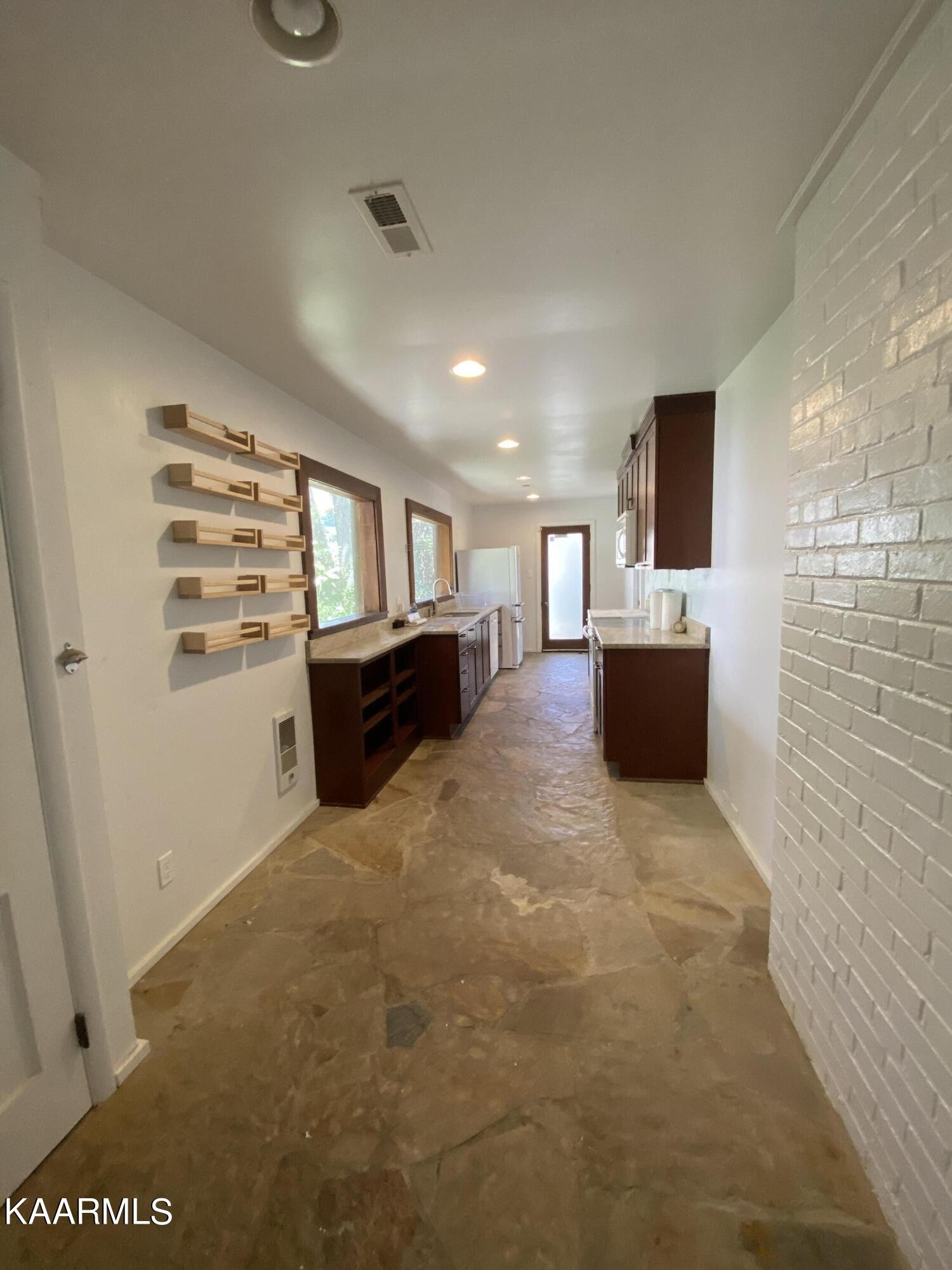 303 West Fernhill Road Oak Ridge, TN 37830 - Photo 8 of 26