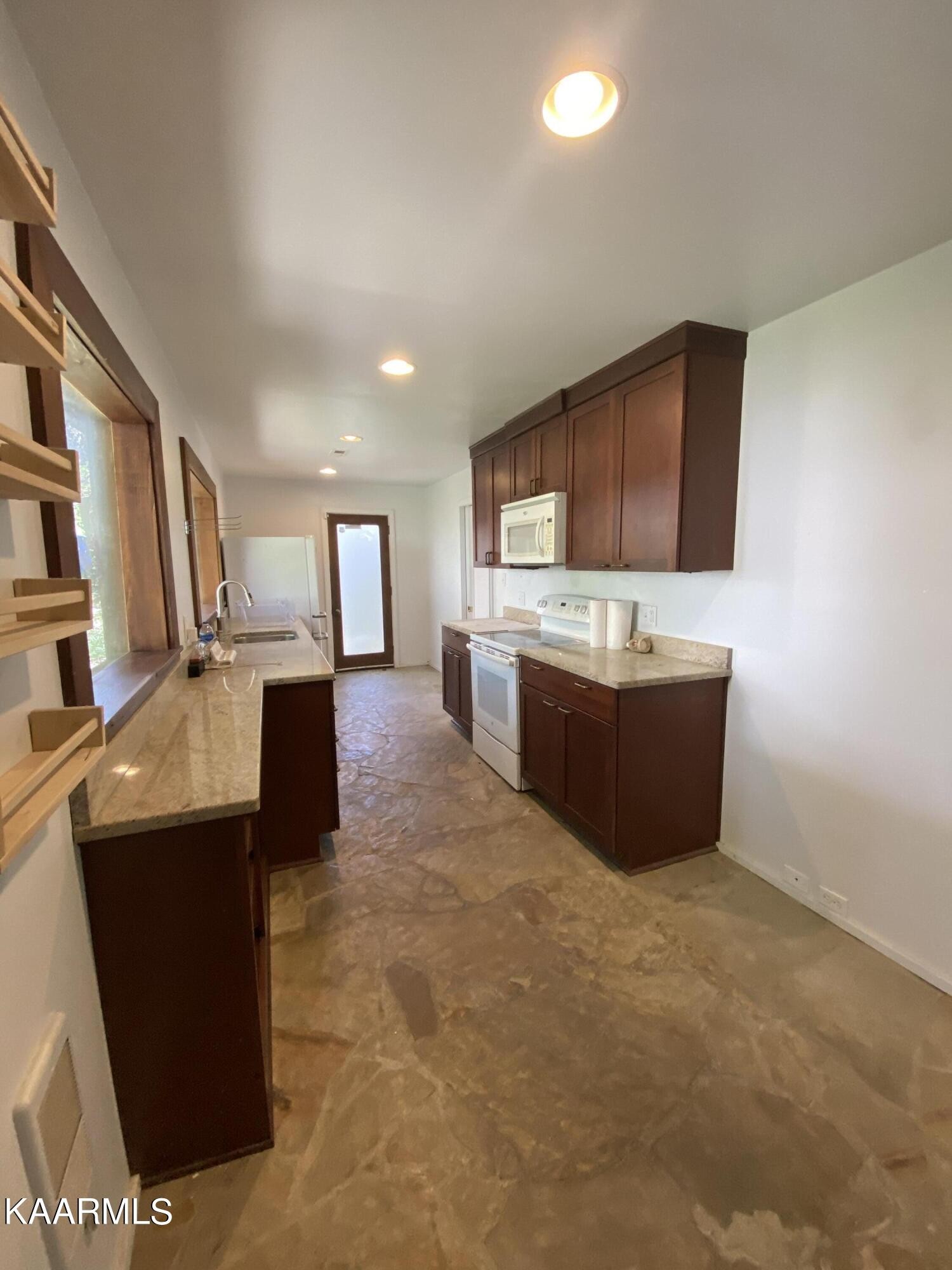 303 West Fernhill Road Oak Ridge, TN 37830 - Photo 9 of 26
