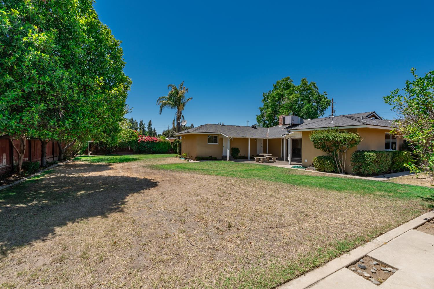 4328 East Rialto Avenue Fresno, CA 93726 - Photo 37 of 43