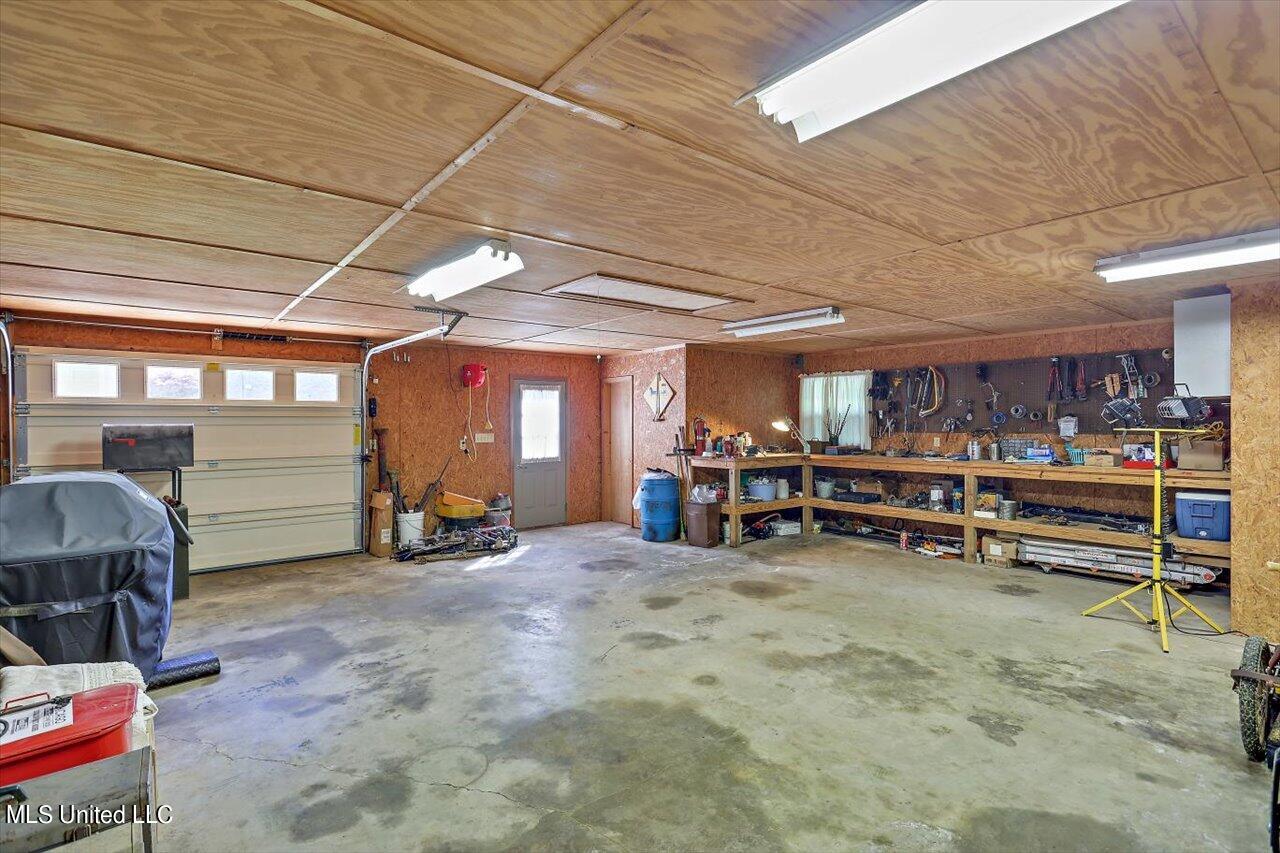 947 Lindsey Road Morton, MS 39117 - Photo 58 of 91 56-947 Lindsey Rd