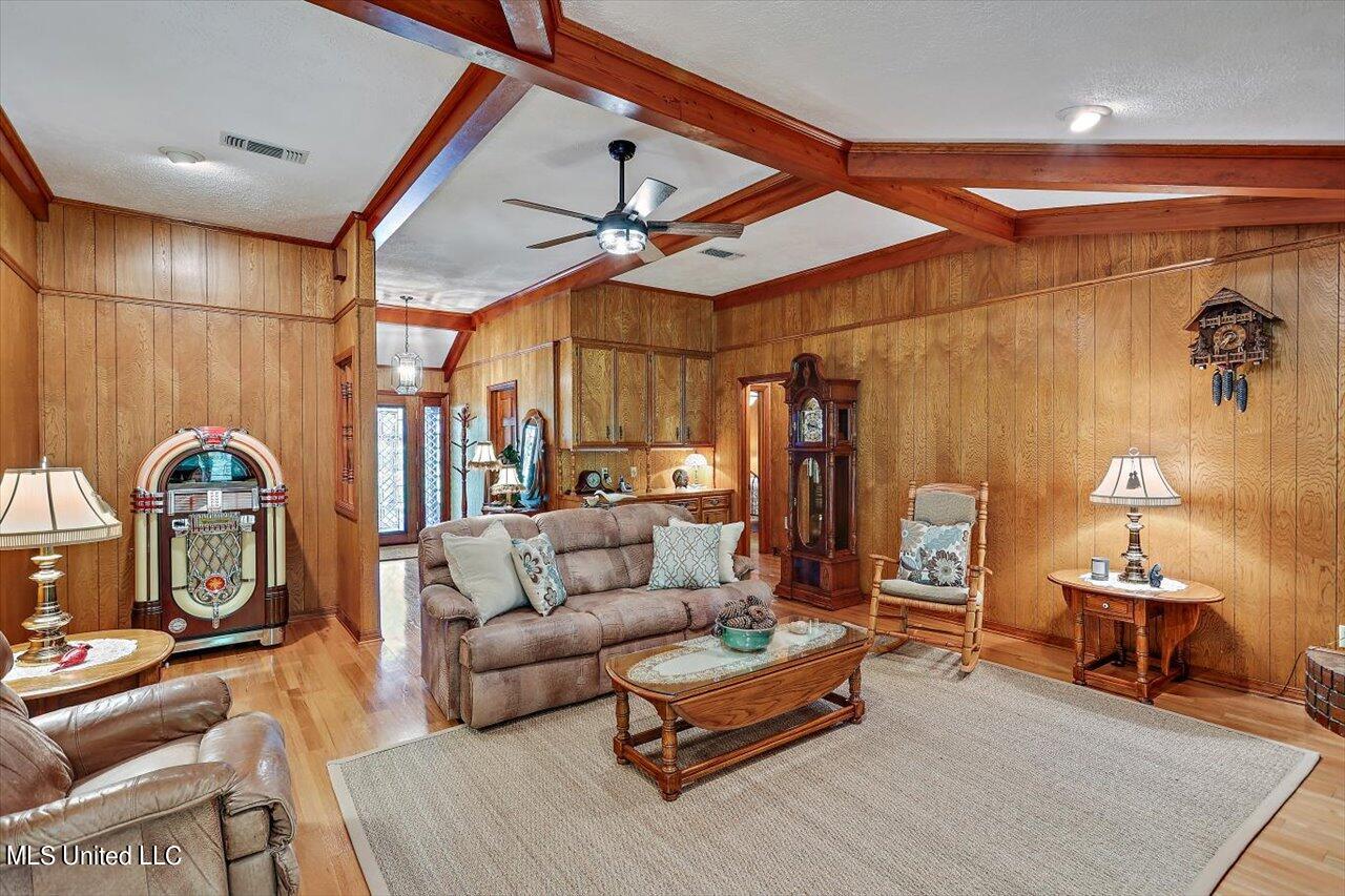 947 Lindsey Road Morton, MS 39117 - Photo 10 of 91 10-947 Lindsey Rd