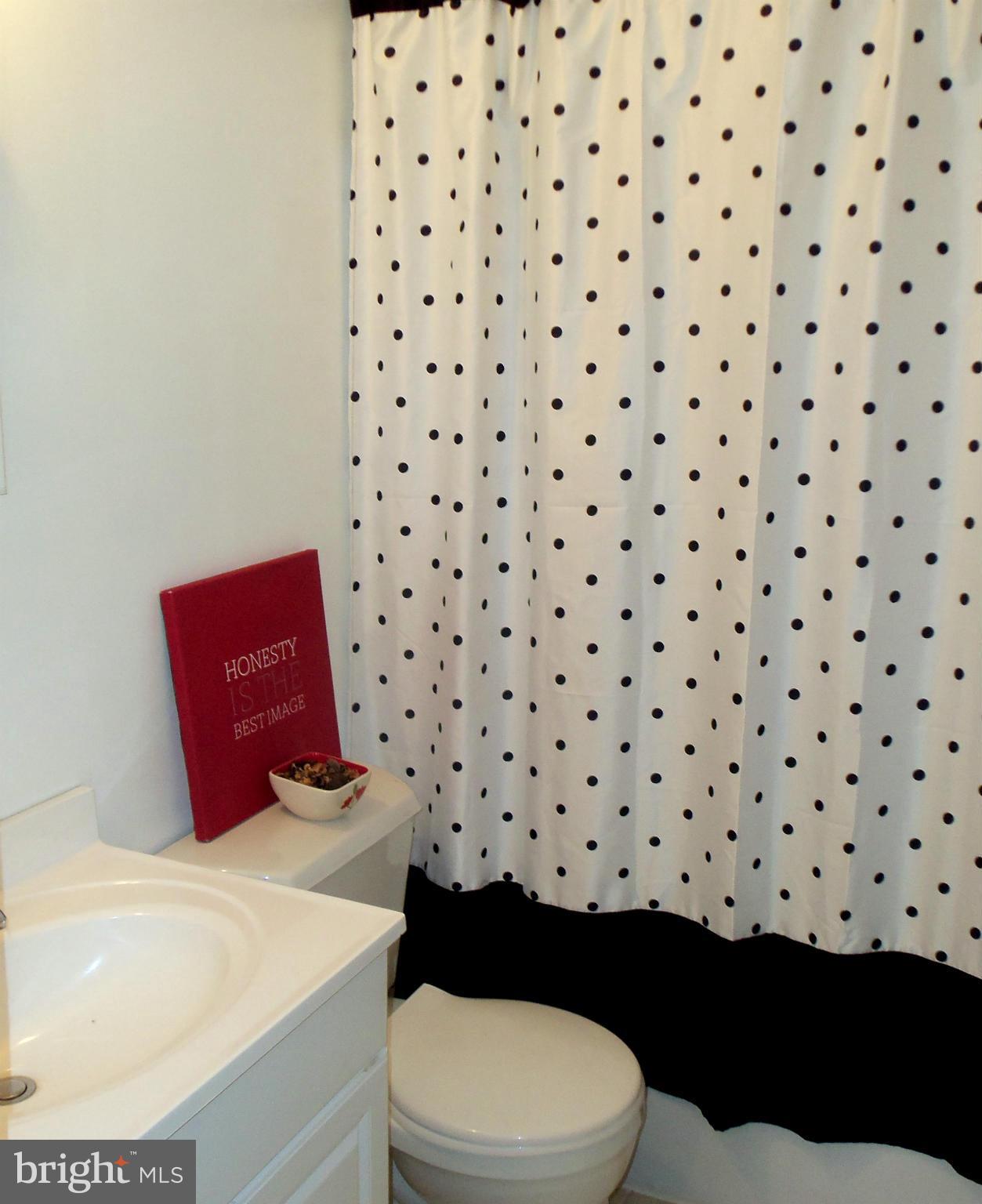 2136 Jasmine Road Baltimore, MD 21222 - Photo 11 of 14 Bath