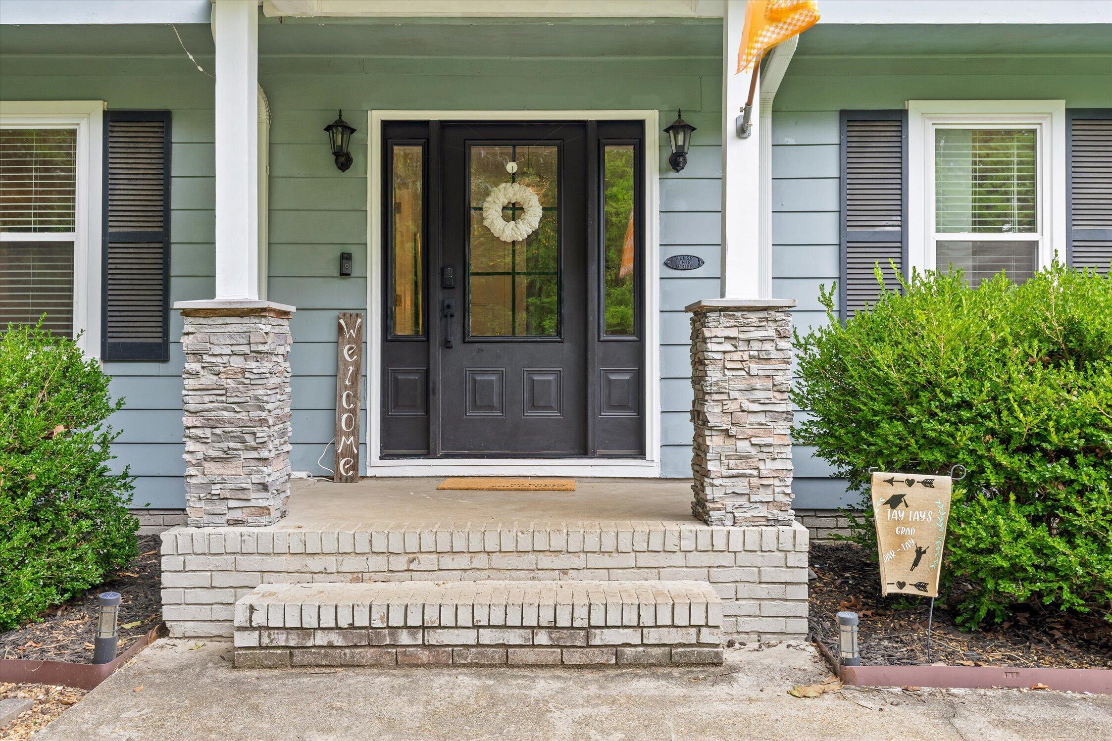 5622 Cold Springs Road Hixson, TN 37343 - Photo 2 of 47 Come on in!