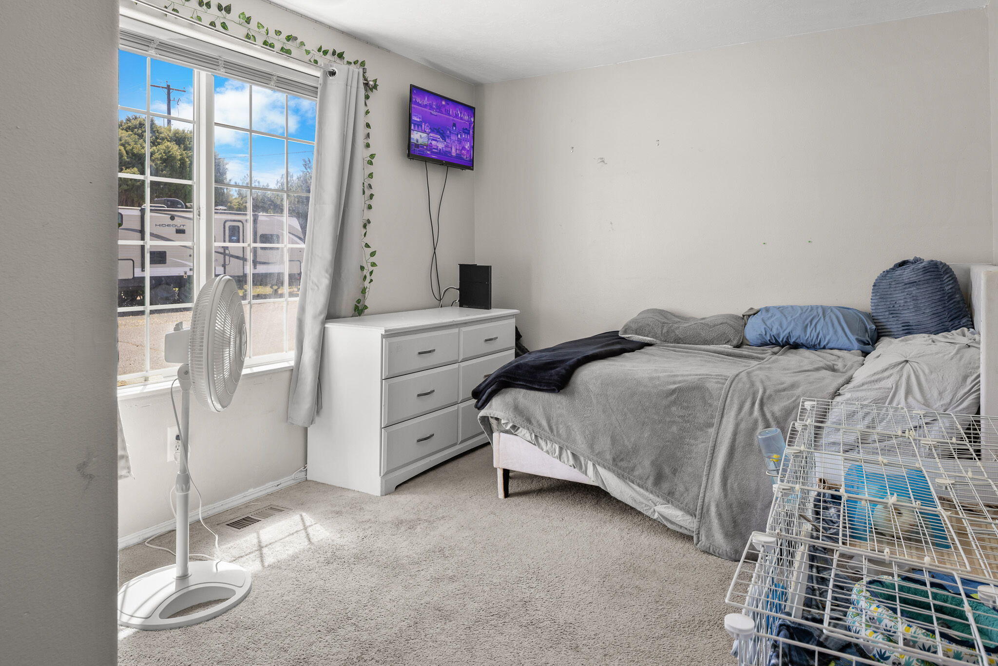1468 Southwest 27th Street Redmond, OR 97756 - Photo 11 of 26 Bedroom One