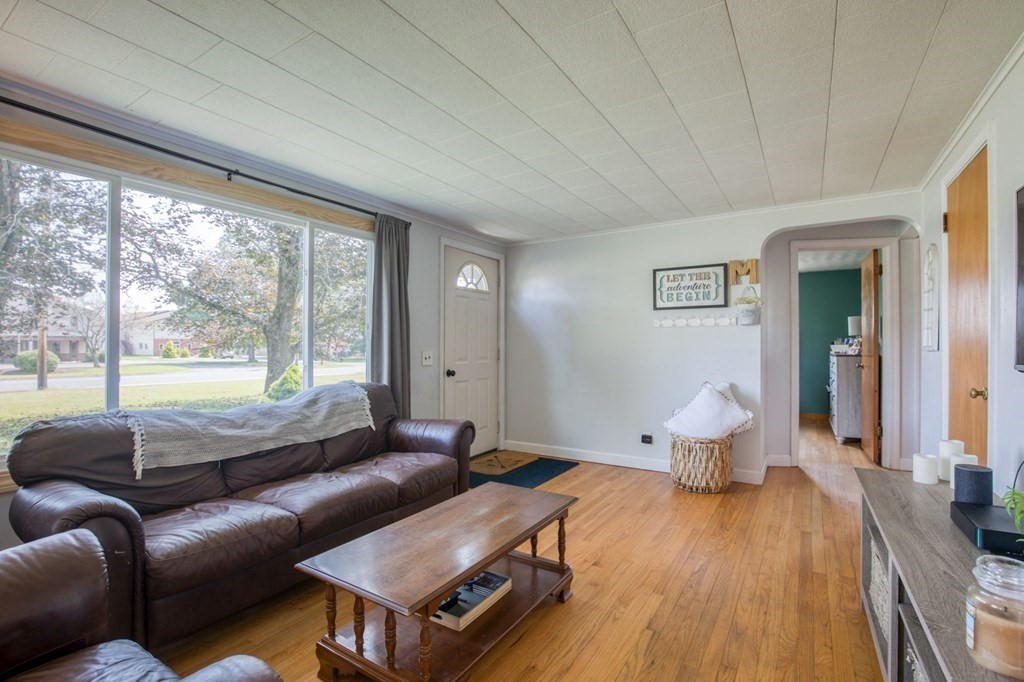 566 Southampton Road Westfield, MA 01085 - Photo 11 of 25 Gallery Image 11