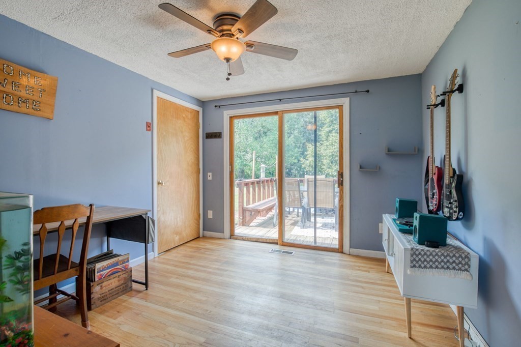 566 Southampton Road Westfield, MA 01085 - Photo 17 of 25 Gallery Image 17