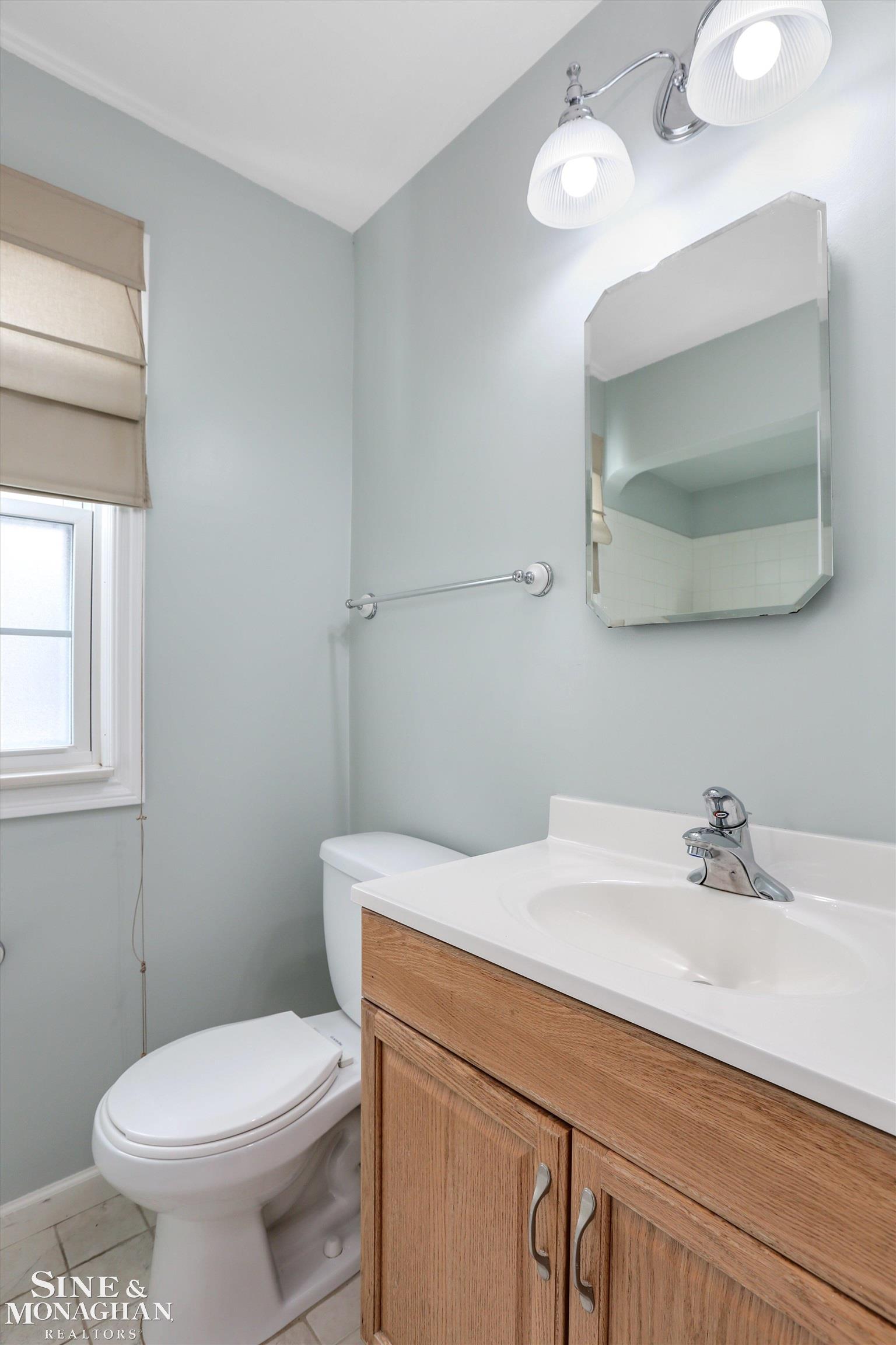 1466 Hampton Road Grosse Pointe Woods, MI 48236 - Photo 15 of 31