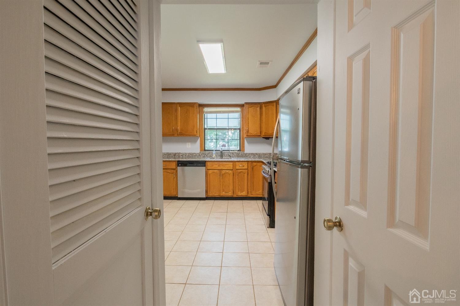 1701 Timber Oaks Road Edison, NJ 08820 - Photo 14 of 37 Gallery Image 14