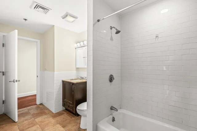 $4,300 | 126 State Street, Unit 403, Boston, MA 02109