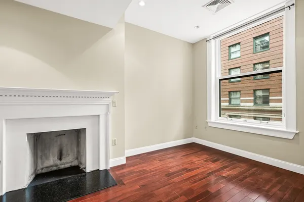 $4,300 | 126 State Street, Unit 403, Boston, MA 02109