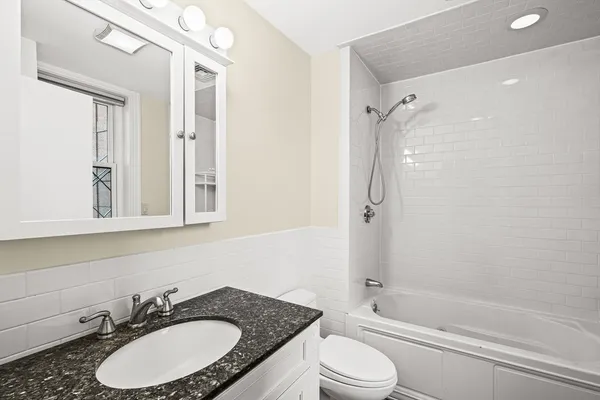 $4,300 | 126 State Street, Unit 403, Boston, MA 02109
