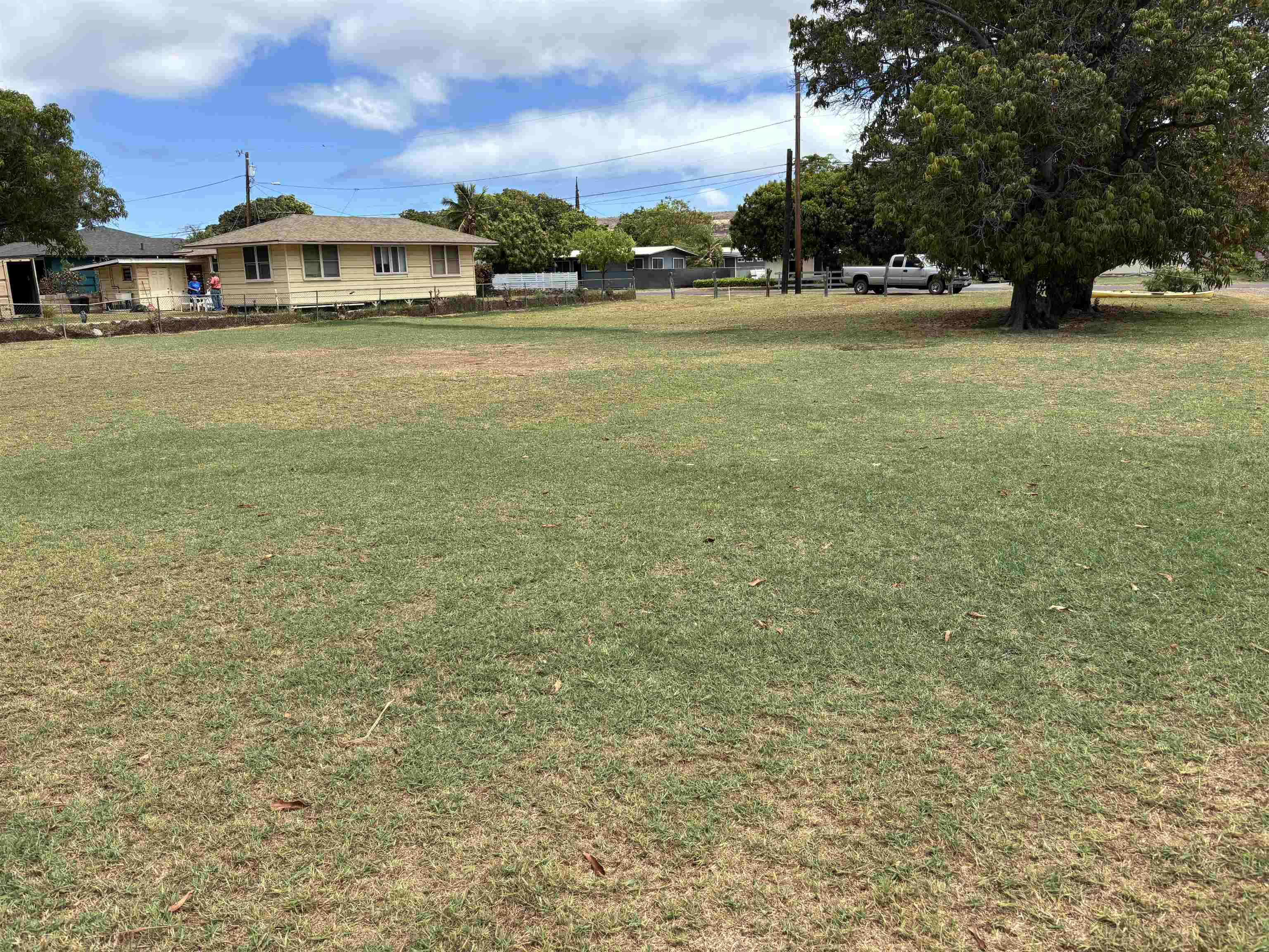 260 Seaside Street Kaunakakai, HI 96748 - Photo 17 of 17 a front view of a house with a yard