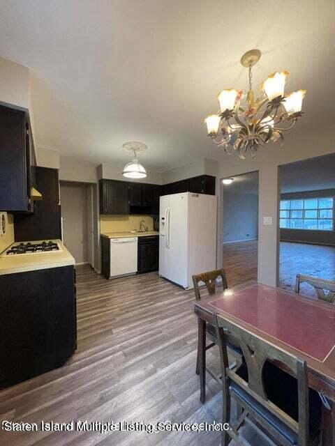 21 Birch Road Staten Island, NY 10303 - Photo 12 of 35 12