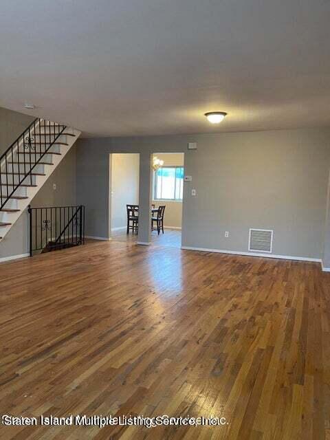 21 Birch Road Staten Island, NY 10303 - Photo 4 of 35 4