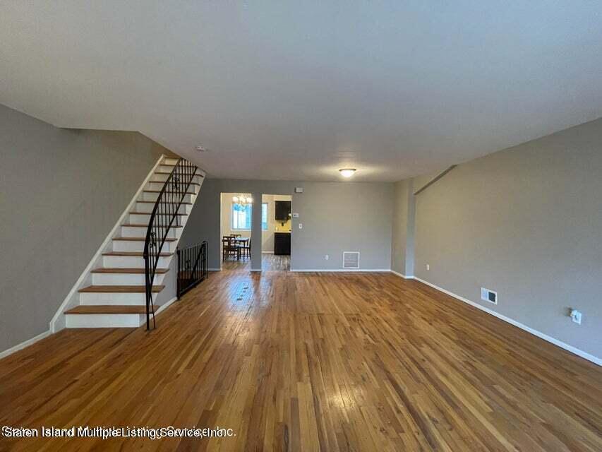 21 Birch Road Staten Island, NY 10303 - Photo 6 of 35 6