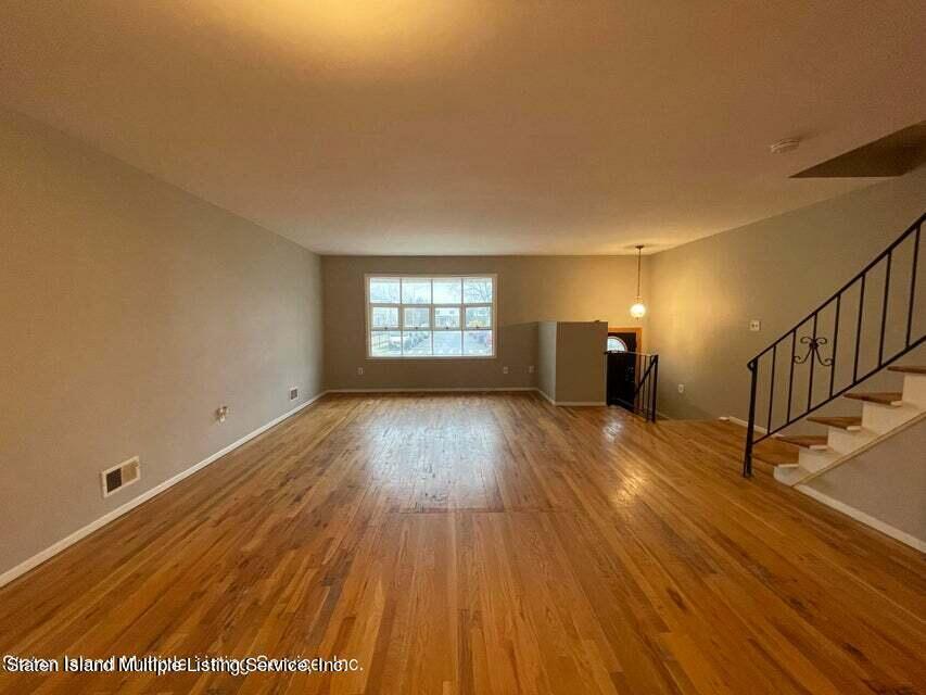 21 Birch Road Staten Island, NY 10303 - Photo 8 of 35 8