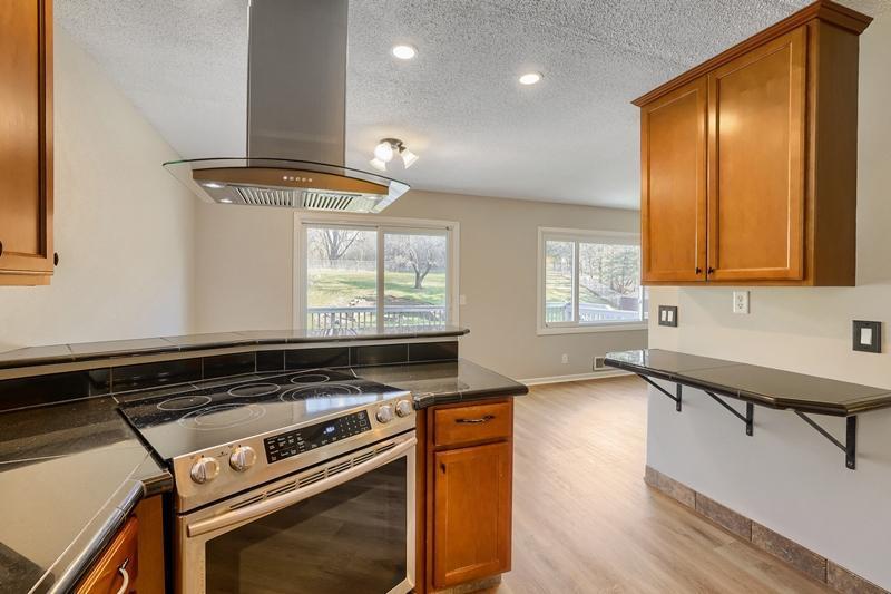 4668 Penkwe Way Eagan, MN 55122 - Photo 13 of 31